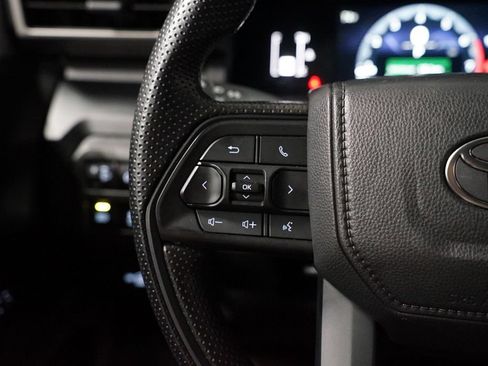 Certified 2025 Toyota Tacoma SR AWD/4WD image 14
