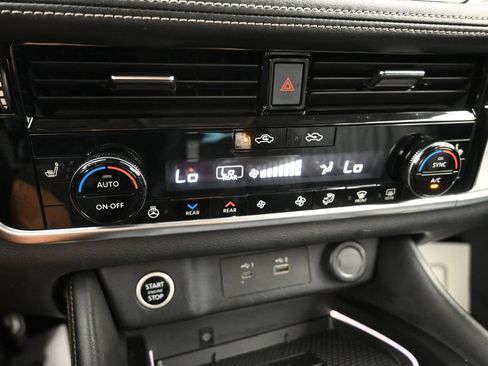 Used 2021 Nissan Rogue Platinum FWD image 15