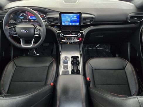 Used 2023 Ford Explorer ST-Line w/ Class IV Trailer Tow Package image 4