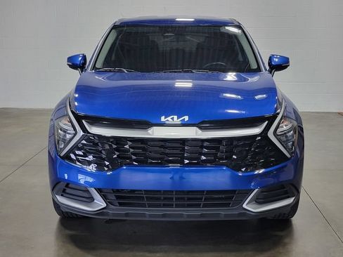 Used 2023 Kia Sportage EX FWD image 3