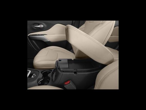 Used 2017 Jeep Cherokee Overland w/ Technology Group AWD/4WD image 70