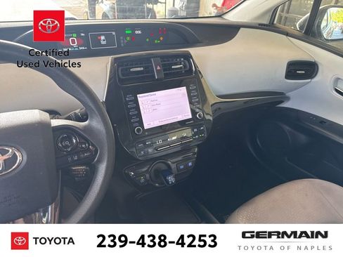 Used 2022 Toyota Prius LE image 12