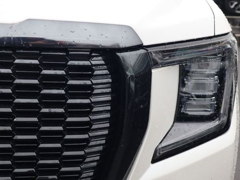 Used 2023 GMC Yukon XL Denali Ultimate image 11