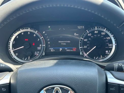 Used 2025 Toyota Highlander LE image 34