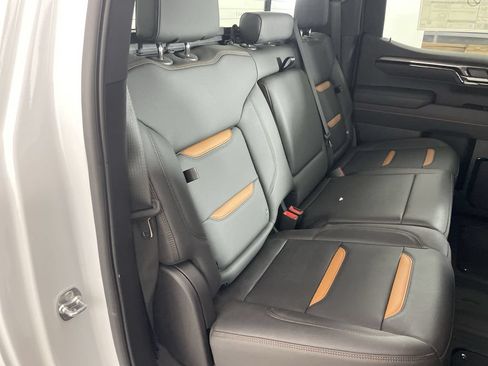 Used 2026 GMC Sierra 1500 AT4 w/ Technology Package AWD/4WD image 27