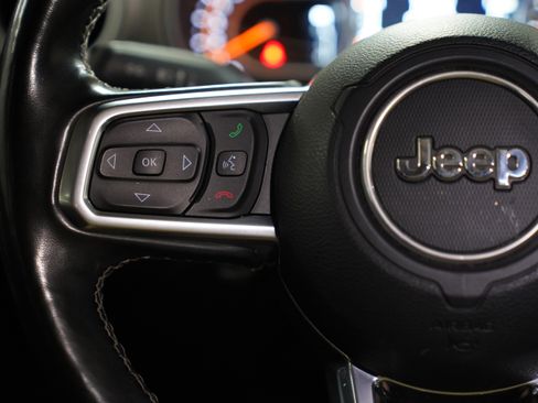 Used 2022 Jeep Wrangler Unlimited Sahara w/ Cold Weather Group AWD/4WD image 19