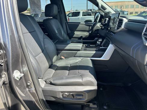 Used 2023 Toyota Tundra Platinum AWD/4WD image 28