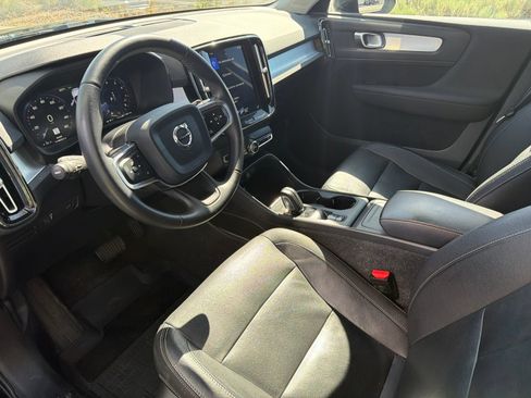 Used 2020 Volvo XC40 T5 Momentum w/ Protection Package Premier AWD/4WD image 20