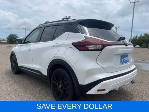 Used 2024 Nissan Kicks SR w/ SR Premium Package FWD image 4