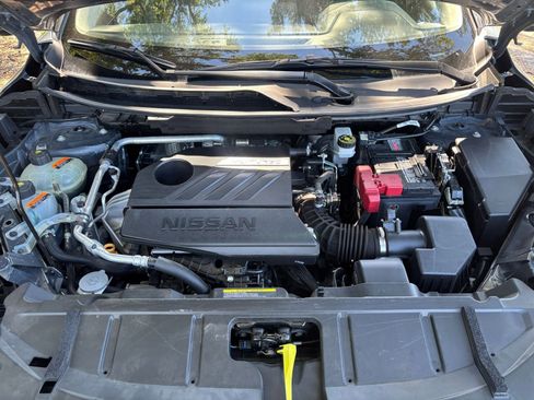 Used 2025 Nissan Rogue SV FWD image 34
