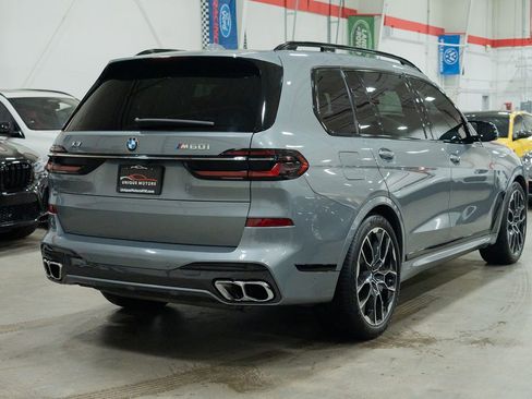 Used 2023 BMW X7 M60i image 8