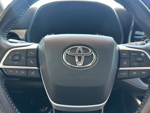 Certified 2025 Toyota Highlander LE AWD/4WD image 28