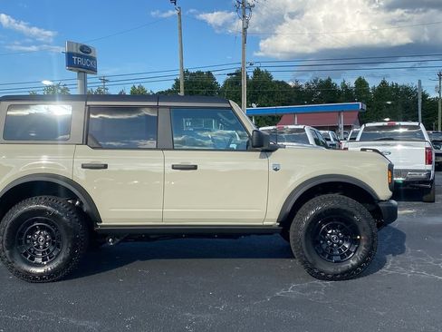 New 2026 Ford Bronco Big Bend w/ Black Diamond Package AWD/4WD image 4