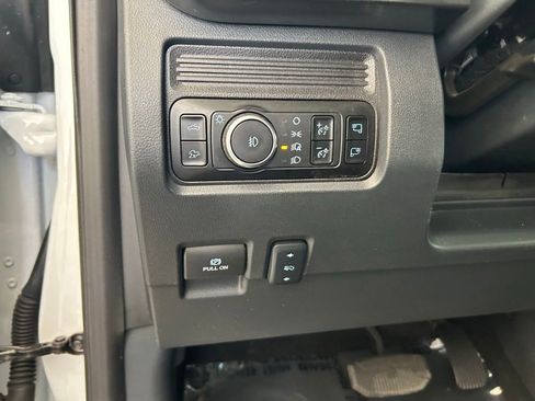 Used 2025 Ford F350 Lariat w/ FX4 Off-Road Package AWD/4WD image 48