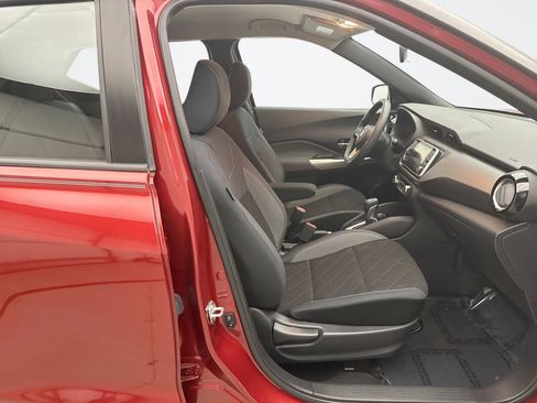 Used 2019 Nissan Kicks SV w/ Exterior Package image 16