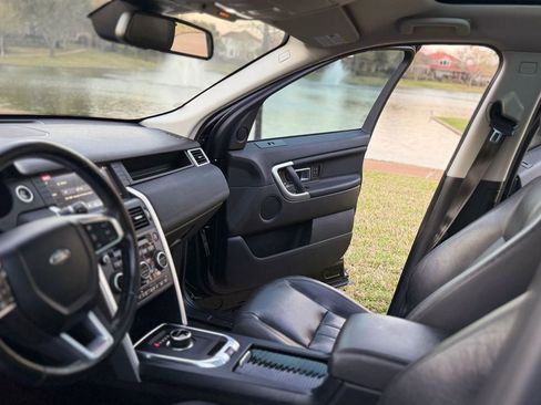 Used 2017 Land Rover Discovery Sport HSE image 10