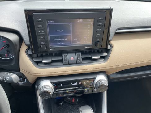 Certified 2022 Toyota RAV4 XLE Premium AWD/4WD image 18