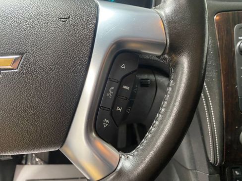 Used 2017 Chevrolet Traverse LT w/ Style and Technology Package image 12