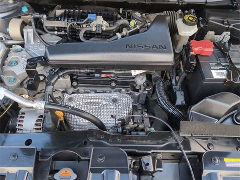 Used 2018 Nissan Rogue SV w/ Premium Package image 29