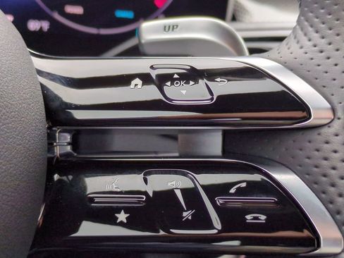 Used 2024 Mercedes-Benz GLC 43 AMG 4MATIC image 26