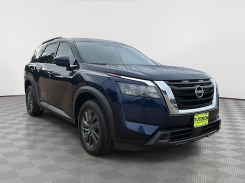Used 2023 Nissan Pathfinder SV AWD/4WD image 1