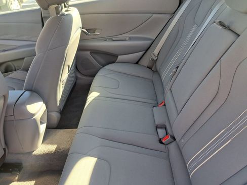 Used 2025 Hyundai Elantra SEL image 30