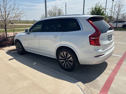 Used 2022 Volvo XC90 T5 Momentum w/ Advanced Package image 3