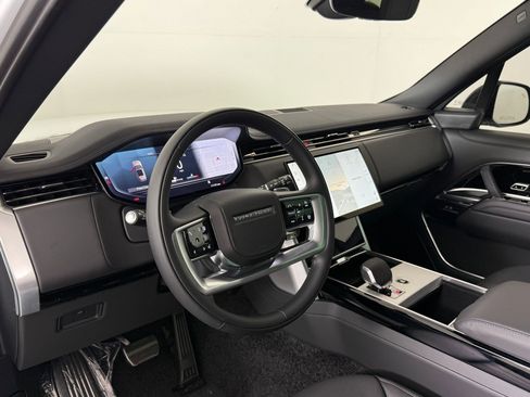 New 2026 Land Rover Range Rover Long Wheelbase SE image 4