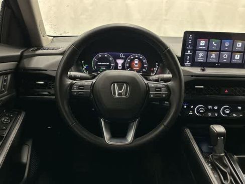 Used 2023 Honda Accord Touring image 15