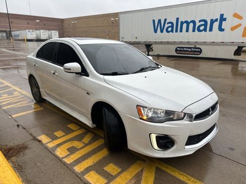 Used 2017 Mitsubishi Lancer ES image 2