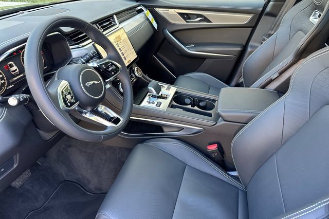 New 2026 Jaguar F-PACE R-Dynamic S AWD/4WD image 9