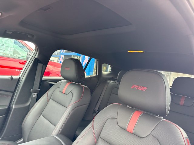 Used 2024 Chevrolet Trax RS w/ Sunroof Package FWD image 5
