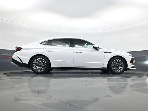 Certified 2025 Hyundai Sonata SEL image 24