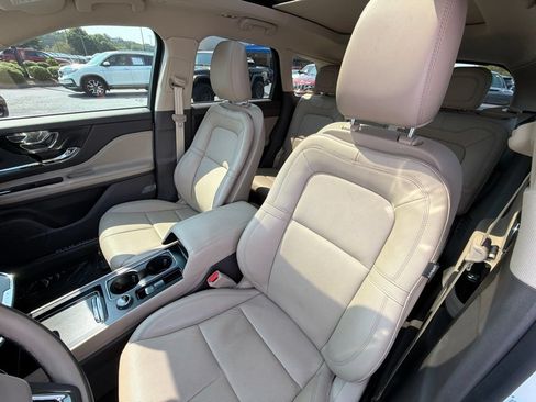 Used 2024 Lincoln Corsair Grand Touring AWD/4WD image 16
