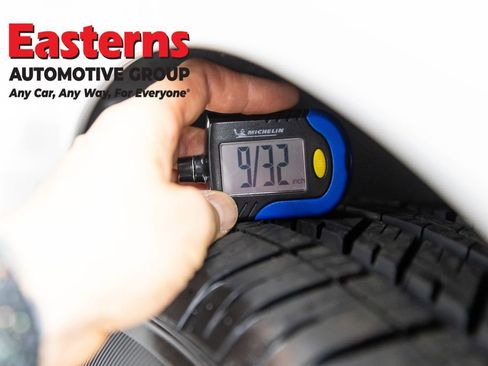 Used 2020 Buick Enclave Essence image 30