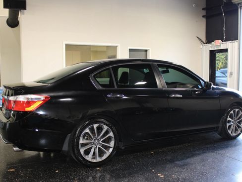 Used 2014 Honda Accord Sport image 3