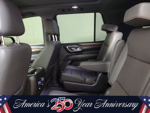 Used 2022 Chevrolet Tahoe High Country AWD/4WD image 12