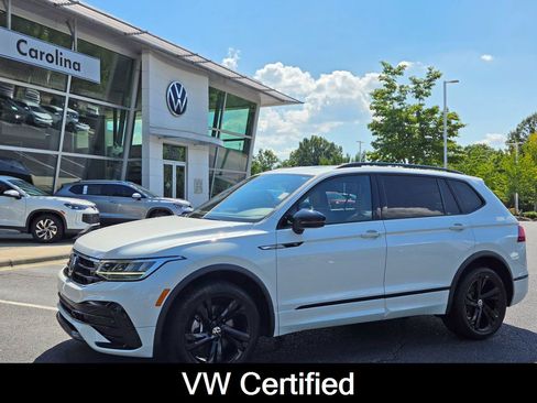 Certified 2023 Volkswagen Tiguan SE R-Line FWD image 1