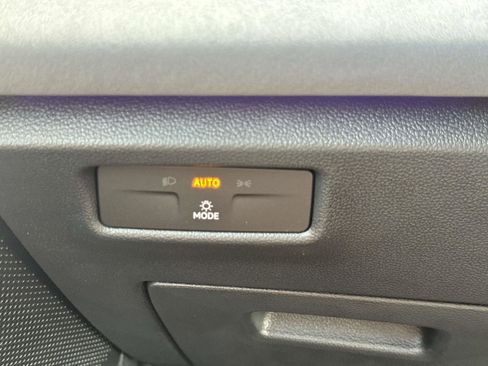 New 2026 Volkswagen Tiguan SE R-Line FWD image 29