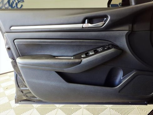 Used 2021 Nissan Altima 2.5 SV image 8