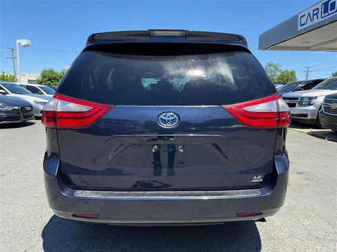 Used 2019 Toyota Sienna LE AWD/4WD image 7