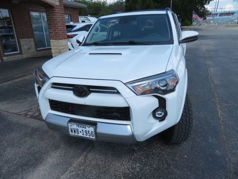 Used 2024 Toyota 4Runner TRD Off-Road image 2