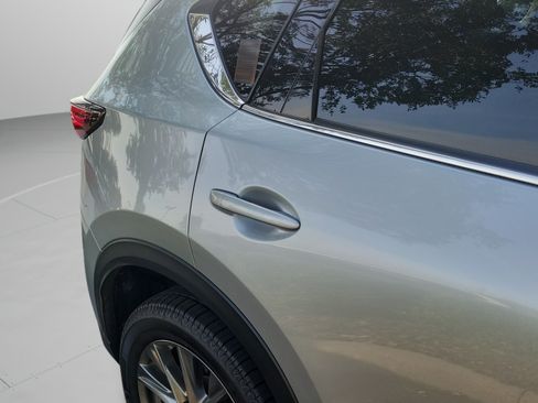 Used 2021 MAZDA CX-5 Signature AWD/4WD image 16