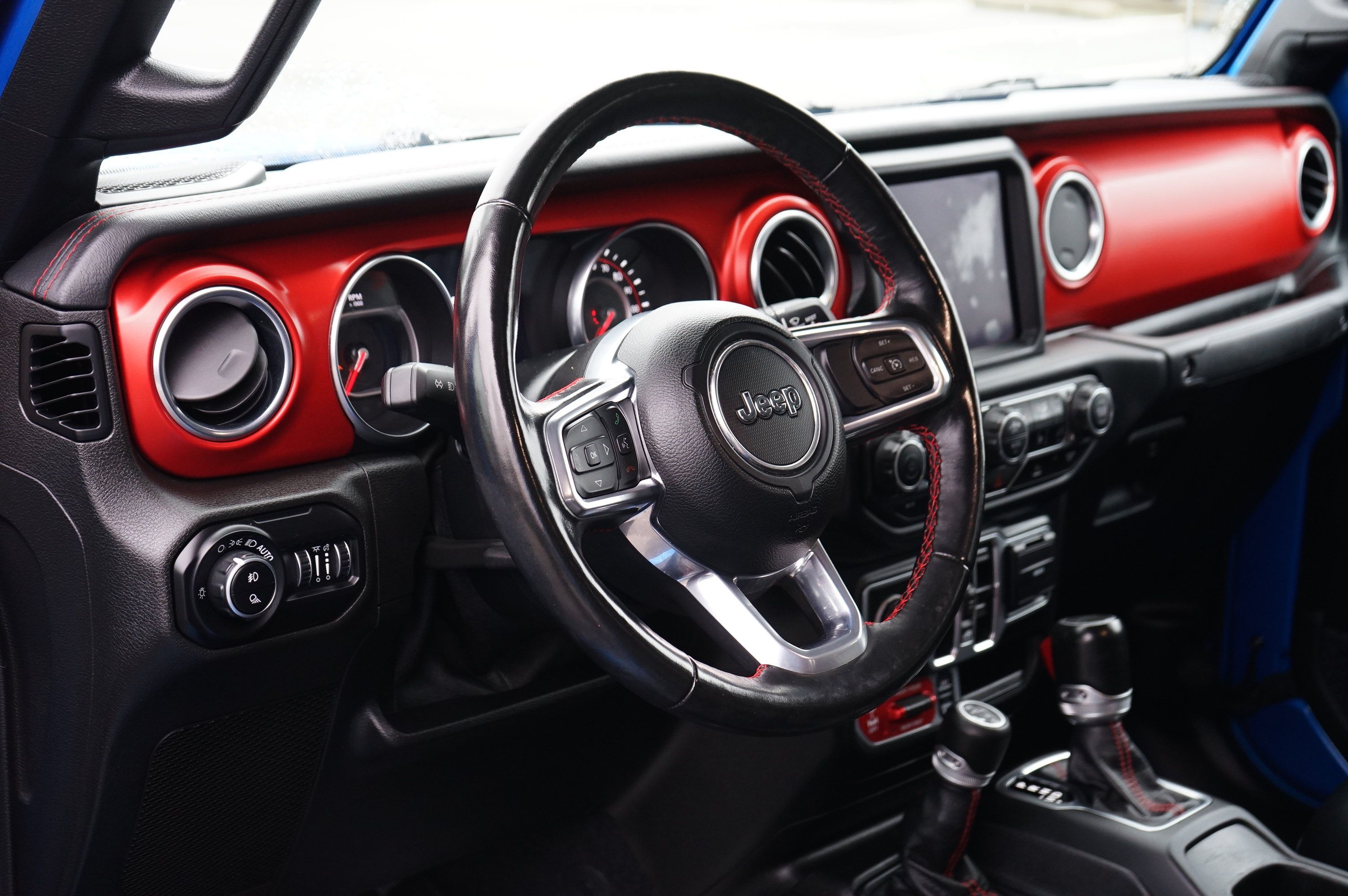 Used 2020 Jeep Gladiator Rubicon AWD/4WD image 13