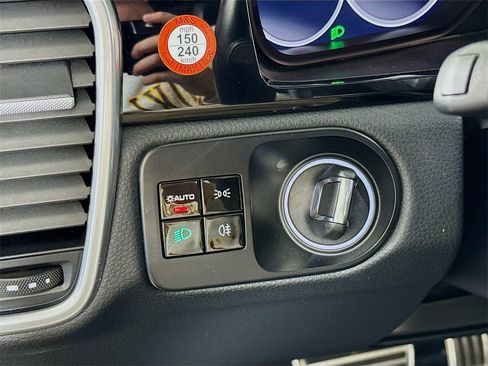 Used 2020 Porsche Cayenne S image 10