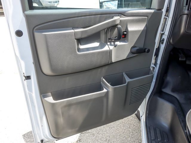 Used 2022 Chevrolet Express 3500 w/ Driver Convenience Package RWD image 16