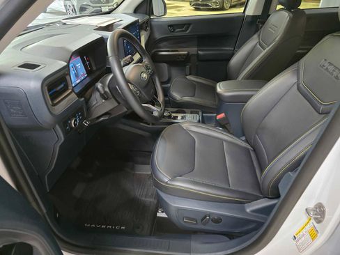 Used 2025 Ford Maverick Lobo AWD/4WD image 23