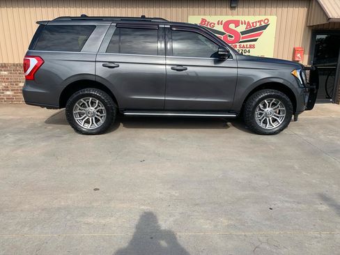 Used 2020 Ford Expedition XLT w/ Equipment Group 202A RWD image 6