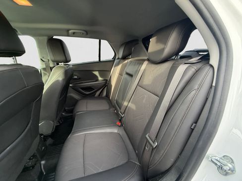 Used 2022 Chevrolet Trax LT w/ Driver Confidence Package image 16