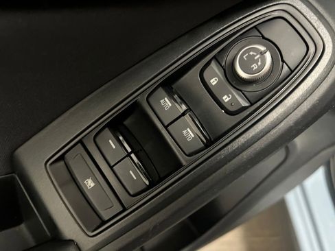 Used 2023 Subaru Crosstrek 2.0i Premium image 14